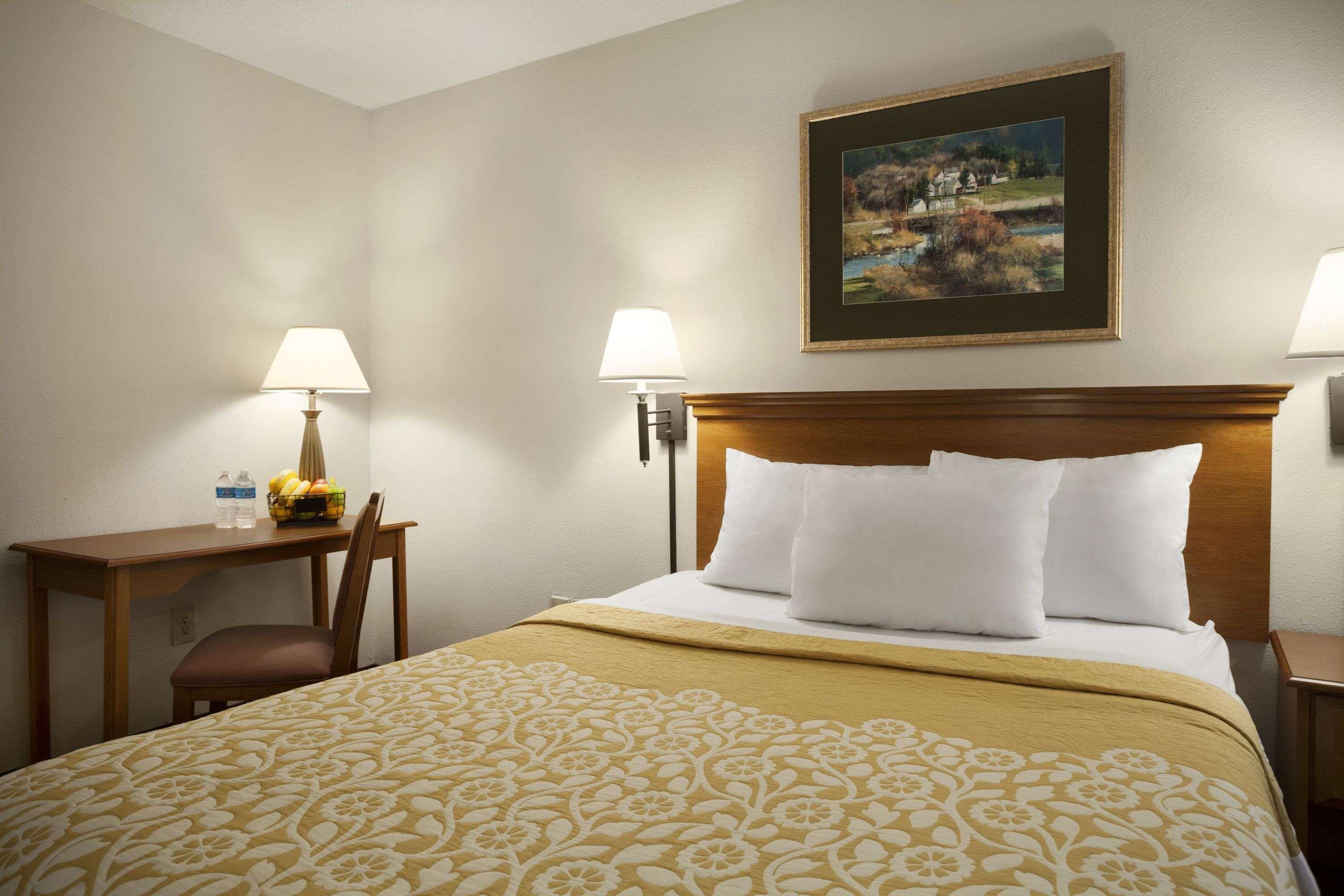 Days Inn By Wyndham Westend Alexandria,Va Washington Dc Area Buitenkant foto