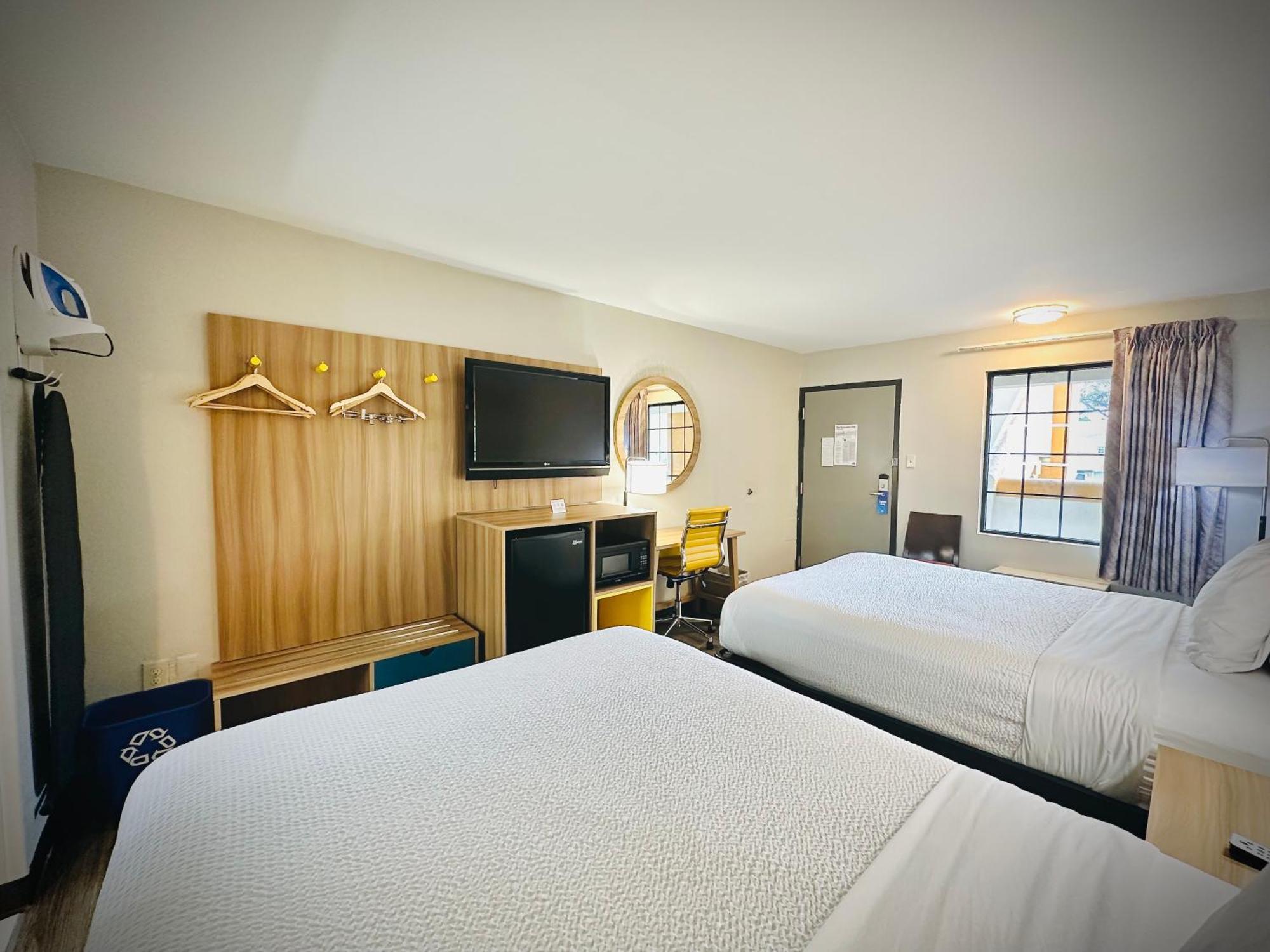 Days Inn By Wyndham Westend Alexandria,Va Washington Dc Area Buitenkant foto