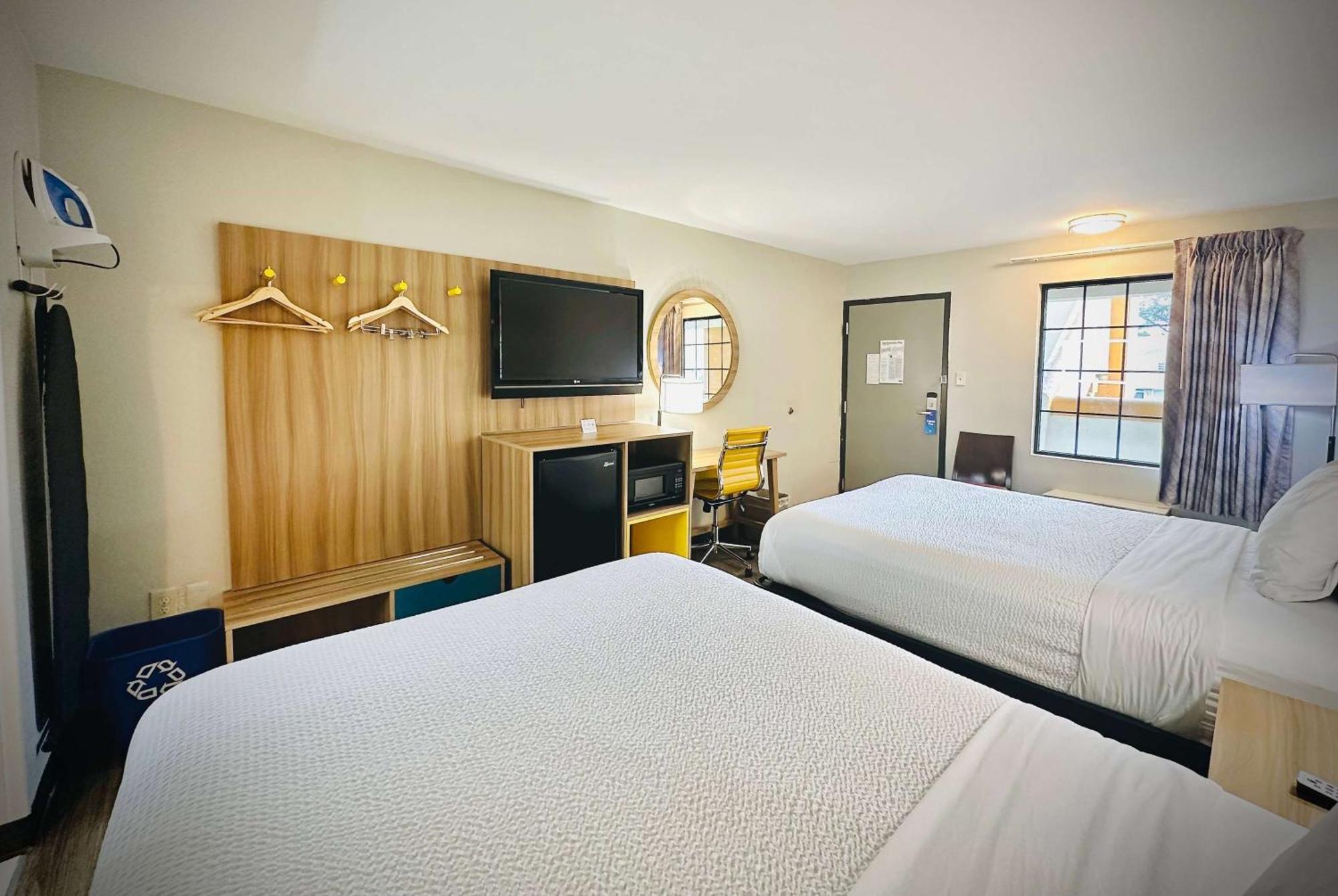 Days Inn By Wyndham Westend Alexandria,Va Washington Dc Area Buitenkant foto