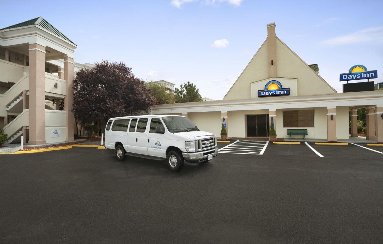 Days Inn By Wyndham Westend Alexandria,Va Washington Dc Area Buitenkant foto